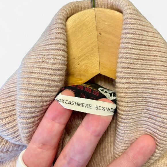 Vintage Tan Cashmere Turtleneck Sweater Size Small, Minimalist, Neutral - Picture 5 of 5